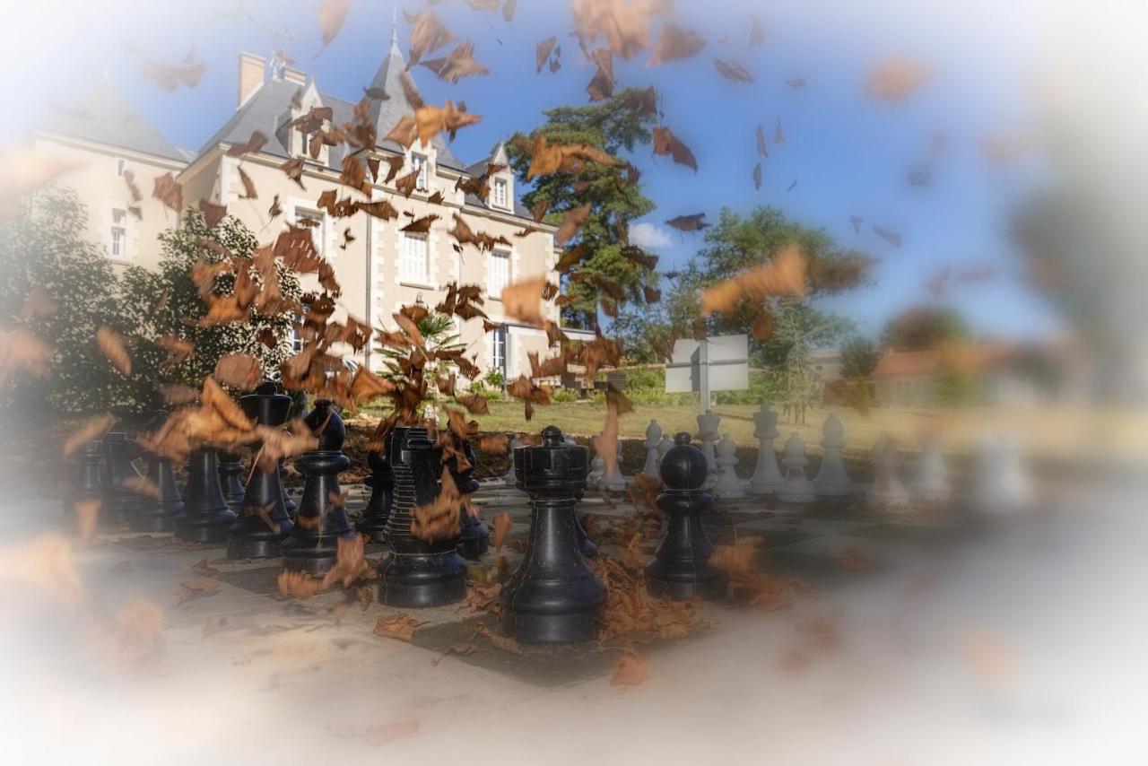 Le Petit Chateau Des Cedres Mouchamps Ngoại thất bức ảnh
