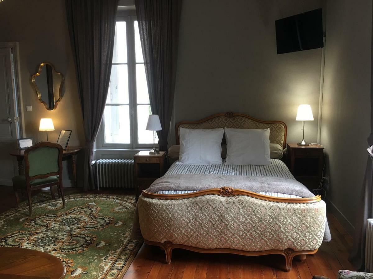 Le Petit Chateau Des Cedres Mouchamps Ngoại thất bức ảnh