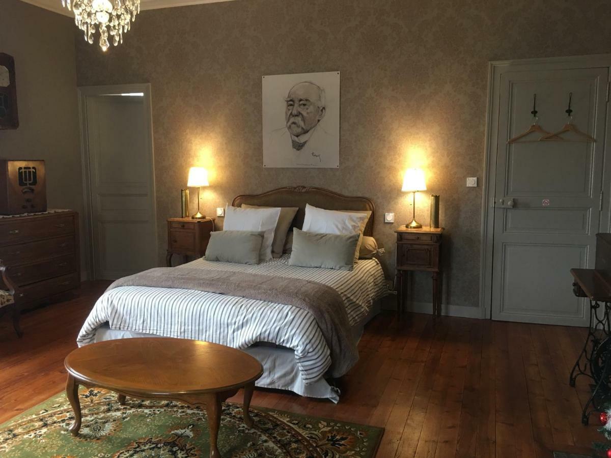 Le Petit Chateau Des Cedres Mouchamps Ngoại thất bức ảnh