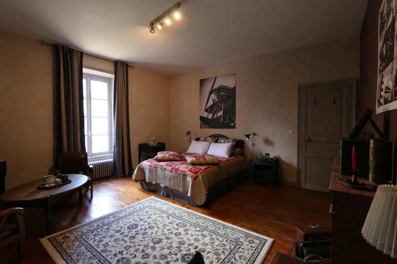Le Petit Chateau Des Cedres Mouchamps Ngoại thất bức ảnh
