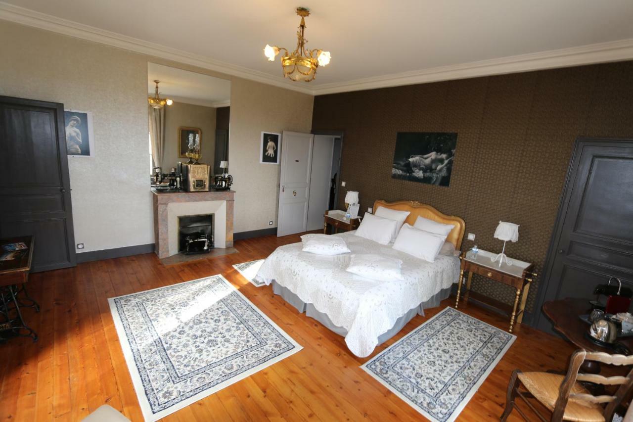 Le Petit Chateau Des Cedres Mouchamps Ngoại thất bức ảnh