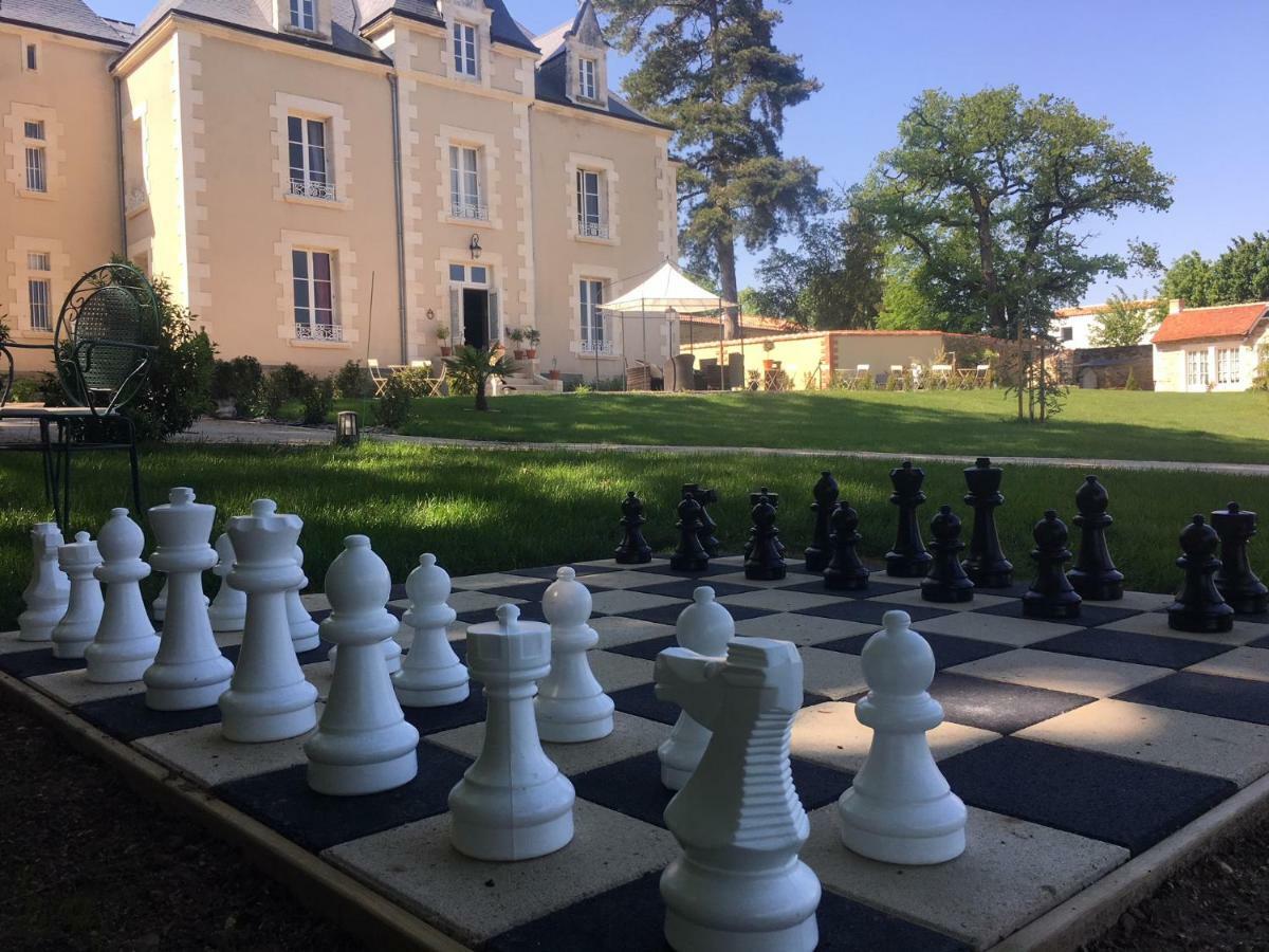 Le Petit Chateau Des Cedres Mouchamps Ngoại thất bức ảnh