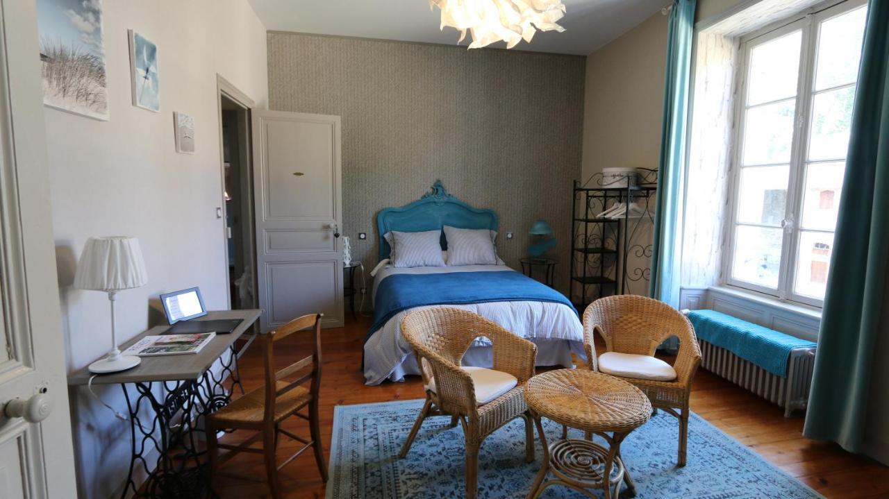 Le Petit Chateau Des Cedres Mouchamps Ngoại thất bức ảnh